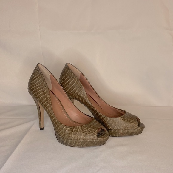 Vince Camuto Snake Skin heels - Picture 6 of 10